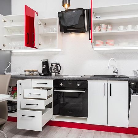 كراكوفيا City Of The Kings - Grey Apartment المظهر الخارجي الصورة